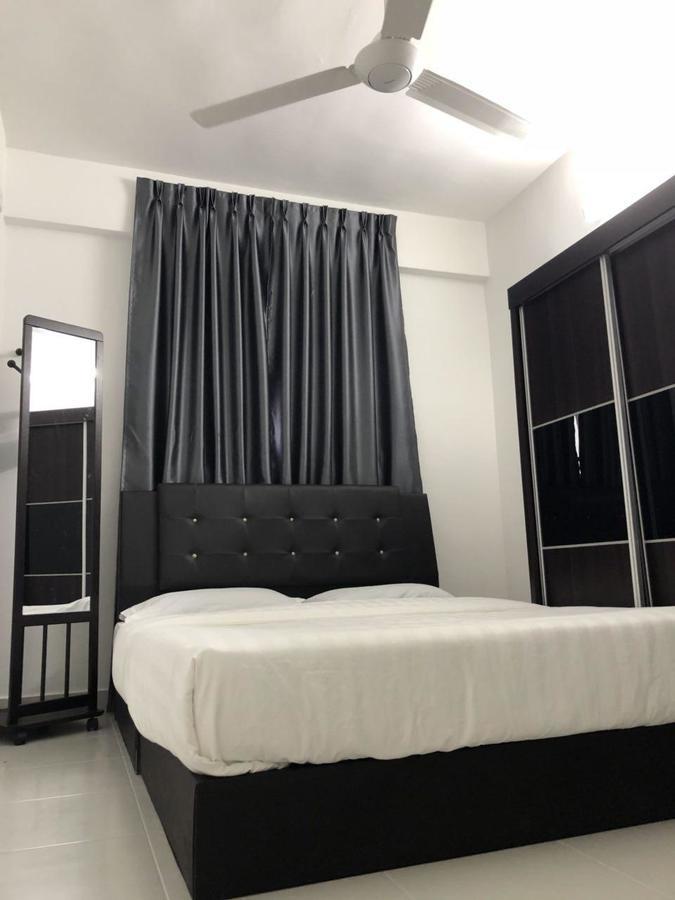 Muslim Homestay Apartment George Town Bagian luar foto